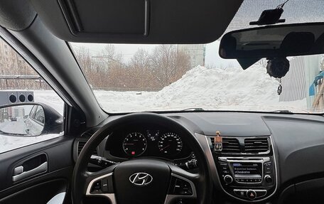 Hyundai Solaris II рестайлинг, 2013 год, 550 000 рублей, 10 фотография