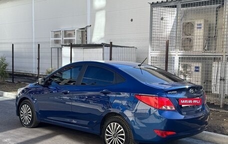 Hyundai Solaris II рестайлинг, 2015 год, 850 000 рублей, 2 фотография