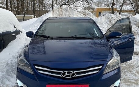 Hyundai Solaris II рестайлинг, 2015 год, 850 000 рублей, 4 фотография