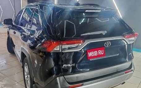 Toyota RAV4, 2021 год, 3 150 000 рублей, 7 фотография