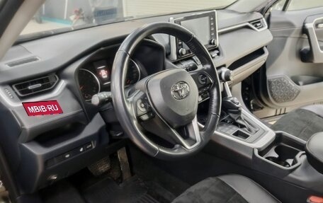 Toyota RAV4, 2021 год, 3 150 000 рублей, 4 фотография