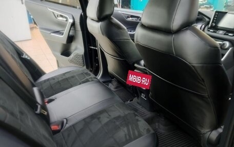 Toyota RAV4, 2021 год, 3 150 000 рублей, 10 фотография