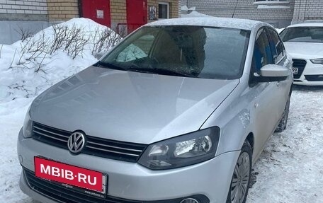 Volkswagen Polo VI (EU Market), 2012 год, 550 000 рублей, 1 фотография