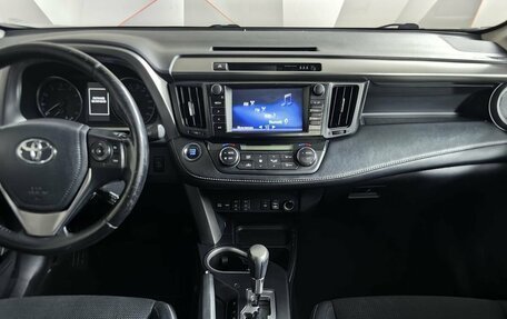 Toyota RAV4, 2017 год, 2 195 000 рублей, 15 фотография