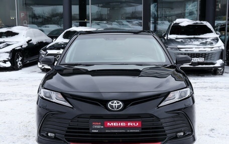 Toyota Camry, 2021 год, 3 570 000 рублей, 2 фотография