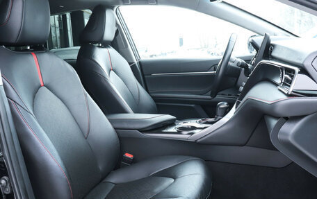 Toyota Camry, 2021 год, 3 570 000 рублей, 14 фотография