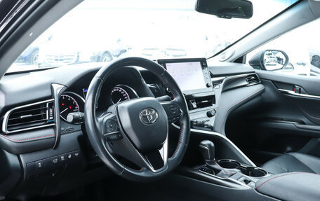 Toyota Camry, 2021 год, 3 570 000 рублей, 13 фотография