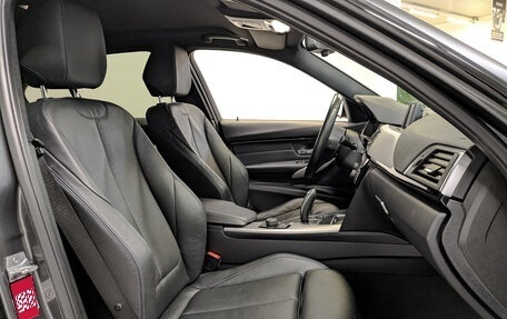 BMW 3 серия, 2018 год, 3 200 000 рублей, 24 фотография