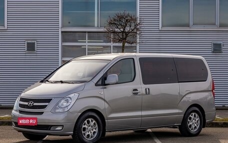 Hyundai H-1 II рестайлинг, 2010 год, 1 395 000 рублей, 1 фотография