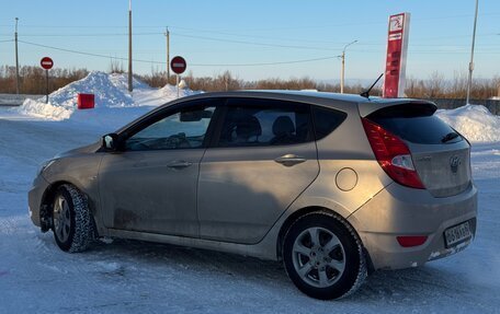 Hyundai Solaris II рестайлинг, 2011 год, 615 000 рублей, 3 фотография