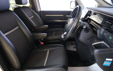 Honda Stepwgn IV, 2016 год, 1 999 000 рублей, 8 фотография