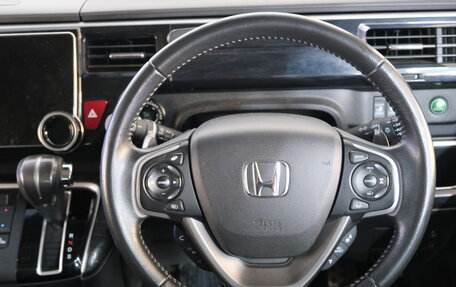 Honda Stepwgn IV, 2016 год, 1 999 000 рублей, 12 фотография