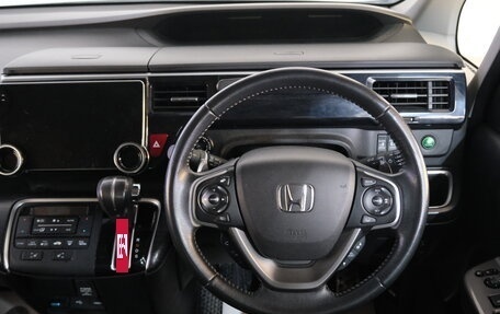 Honda Stepwgn IV, 2016 год, 1 999 000 рублей, 11 фотография