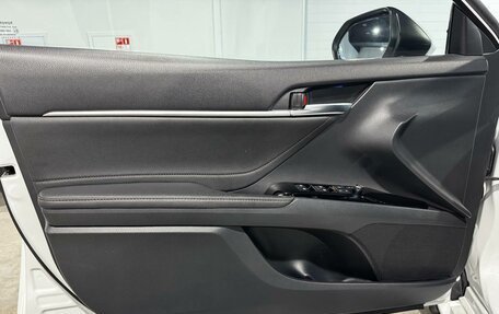 Toyota Camry, 2019 год, 2 690 000 рублей, 10 фотография