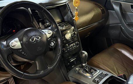 Infiniti QX70, 2014 год, 2 400 000 рублей, 18 фотография