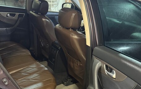 Infiniti QX70, 2014 год, 2 400 000 рублей, 21 фотография