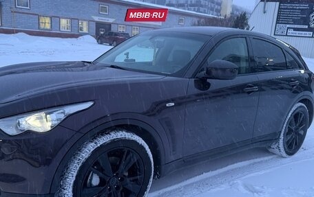 Infiniti QX70, 2014 год, 2 400 000 рублей, 12 фотография