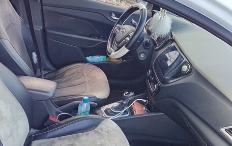 Hyundai Solaris II рестайлинг, 2018 год, 1 200 000 рублей, 4 фотография