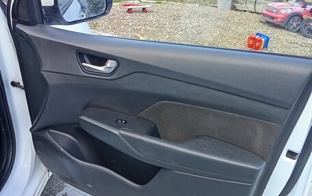 Hyundai Solaris II рестайлинг, 2018 год, 1 200 000 рублей, 5 фотография