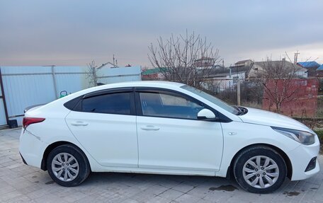 Hyundai Solaris II рестайлинг, 2018 год, 1 200 000 рублей, 9 фотография