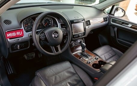 Volkswagen Touareg III, 2012 год, 1 995 000 рублей, 13 фотография