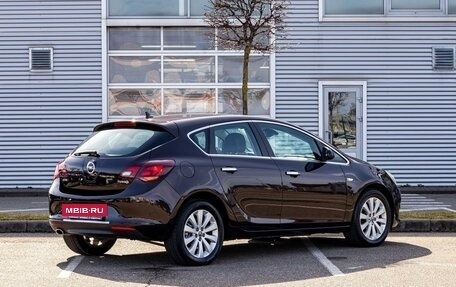 Opel Astra J, 2013 год, 955 000 рублей, 6 фотография