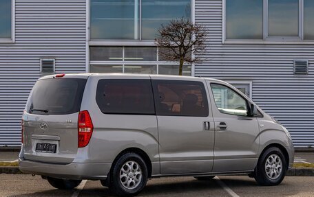 Hyundai H-1 II рестайлинг, 2010 год, 1 395 000 рублей, 6 фотография