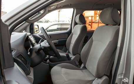 Hyundai H-1 II рестайлинг, 2010 год, 1 395 000 рублей, 11 фотография