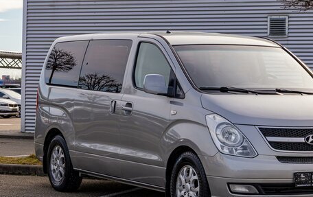 Hyundai H-1 II рестайлинг, 2010 год, 1 395 000 рублей, 7 фотография