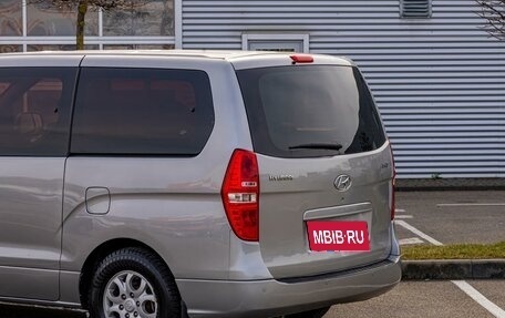 Hyundai H-1 II рестайлинг, 2010 год, 1 395 000 рублей, 10 фотография