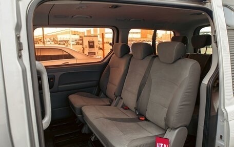 Hyundai H-1 II рестайлинг, 2010 год, 1 395 000 рублей, 16 фотография