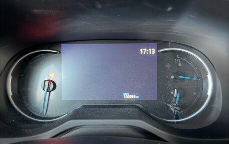 Toyota RAV4, 2019 год, 3 300 000 рублей, 4 фотография