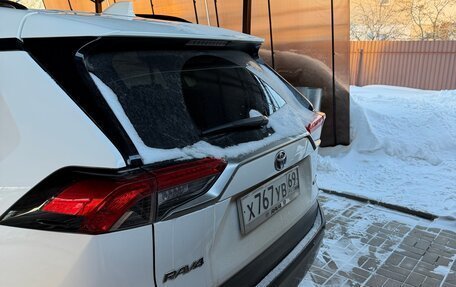 Toyota RAV4, 2019 год, 3 300 000 рублей, 5 фотография