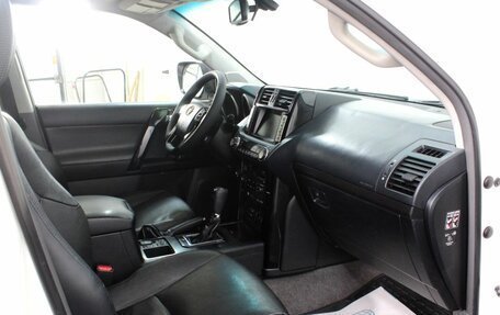 Toyota Land Cruiser Prado 150 рестайлинг 2, 2012 год, 2 400 000 рублей, 8 фотография