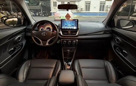 Toyota Yaris XP150 рестайлинг, 2022 год, 1 370 001 рублей, 8 фотография