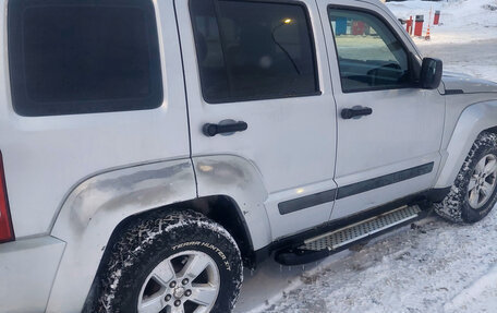 Jeep Liberty (North America) II, 2010 год, 850 000 рублей, 5 фотография