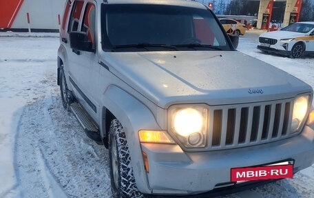 Jeep Liberty (North America) II, 2010 год, 850 000 рублей, 3 фотография