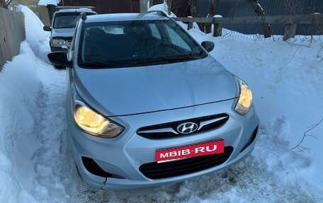 Hyundai Solaris II рестайлинг, 2012 год, 700 000 рублей, 1 фотография