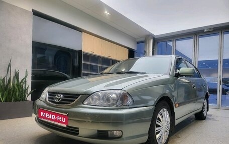 Toyota Avensis III рестайлинг, 2001 год, 410 000 рублей, 1 фотография