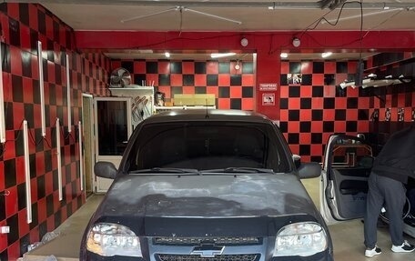 Chevrolet Niva I рестайлинг, 2005 год, 300 000 рублей, 2 фотография