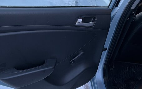 Hyundai Solaris II рестайлинг, 2012 год, 700 000 рублей, 19 фотография