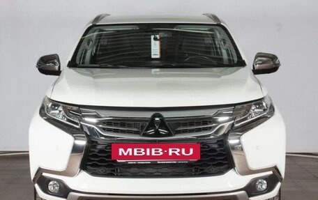 Mitsubishi Pajero Sport III рестайлинг, 2016 год, 3 130 000 рублей, 2 фотография
