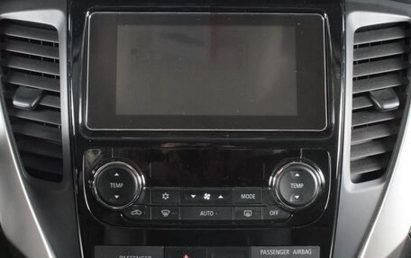 Mitsubishi Pajero Sport III рестайлинг, 2016 год, 3 130 000 рублей, 8 фотография