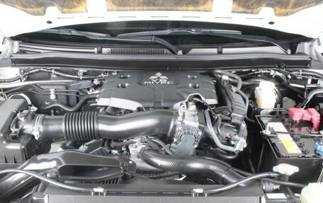 Mitsubishi Pajero Sport III рестайлинг, 2016 год, 3 130 000 рублей, 11 фотография