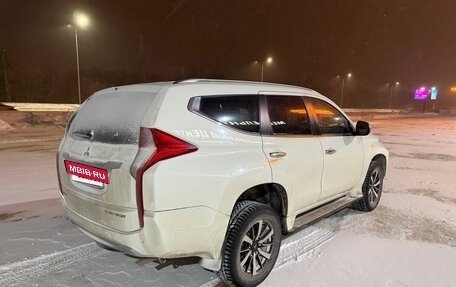 Mitsubishi Pajero Sport III рестайлинг, 2016 год, 3 130 000 рублей, 5 фотография