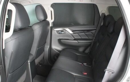 Mitsubishi Pajero Sport III рестайлинг, 2016 год, 3 130 000 рублей, 15 фотография