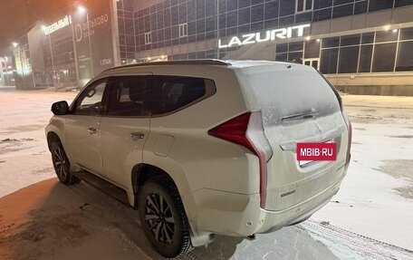 Mitsubishi Pajero Sport III рестайлинг, 2016 год, 3 130 000 рублей, 7 фотография