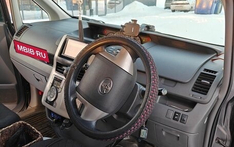 Toyota Noah III, 2009 год, 1 600 000 рублей, 8 фотография