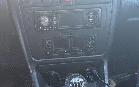 Audi A4, 1998 год, 390 000 рублей, 12 фотография