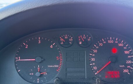 Audi A4, 1998 год, 390 000 рублей, 15 фотография